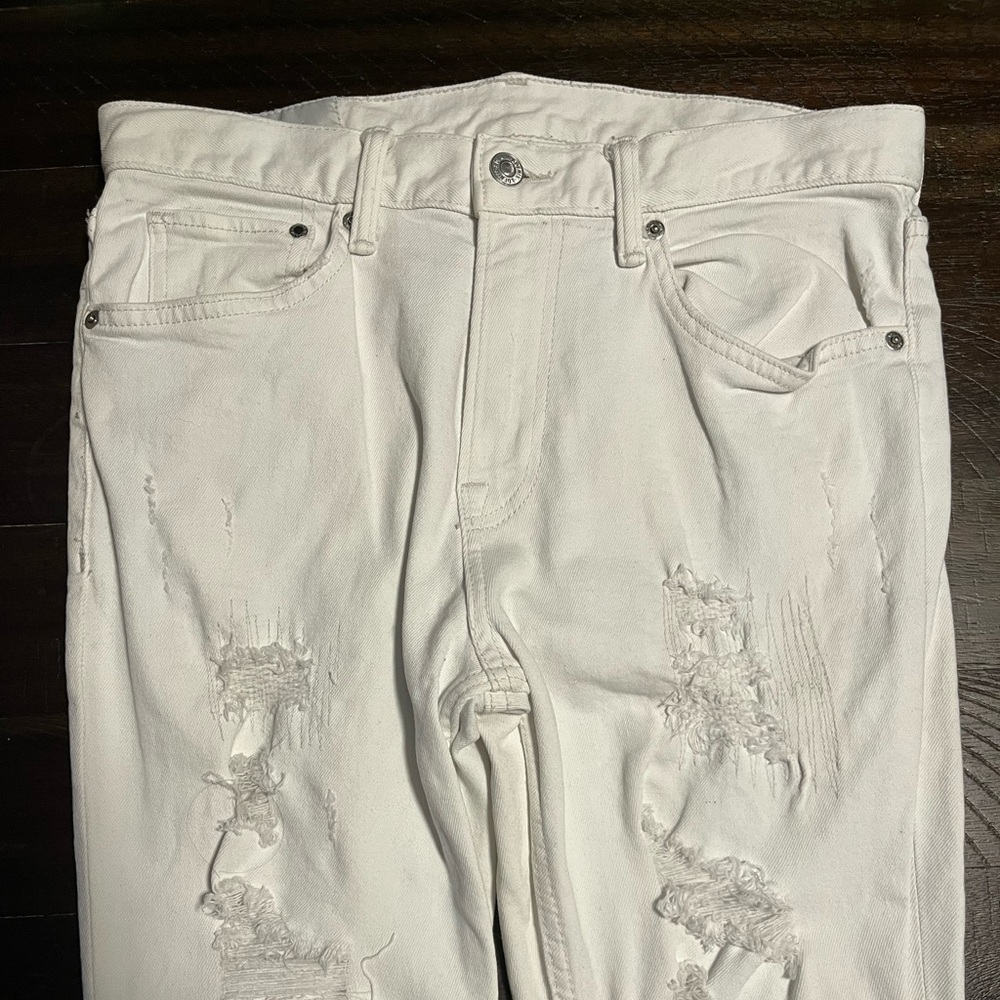H&M Distressed White Jeans 30x32